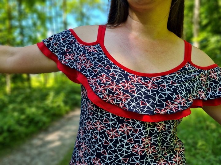 Schnittmuster Shirt und Kleid mit Spaghettiträgern und Volant Gr. 32 - 56