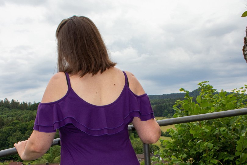 Schnittmuster Shirt und Kleid mit Spaghettiträgern und Volant Gr. 32 - 56