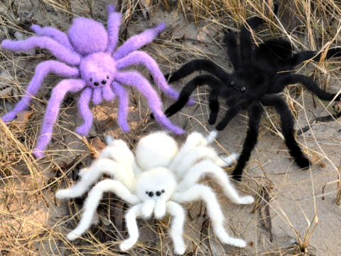 Mehrfarbige Vogelspinnen. Häkelanleitung Vogelspinne Amigurumi.