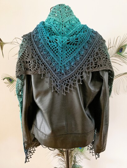 Crochet Pattern Triangular Scarf "Leukone"