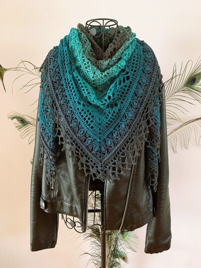 Crochet Pattern Triangular Scarf "Leukone"