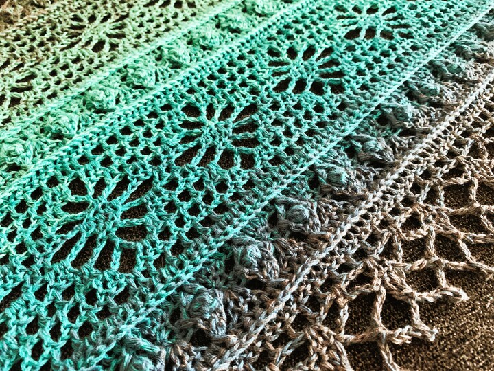 Crochet Pattern Triangular Scarf "Leukone"