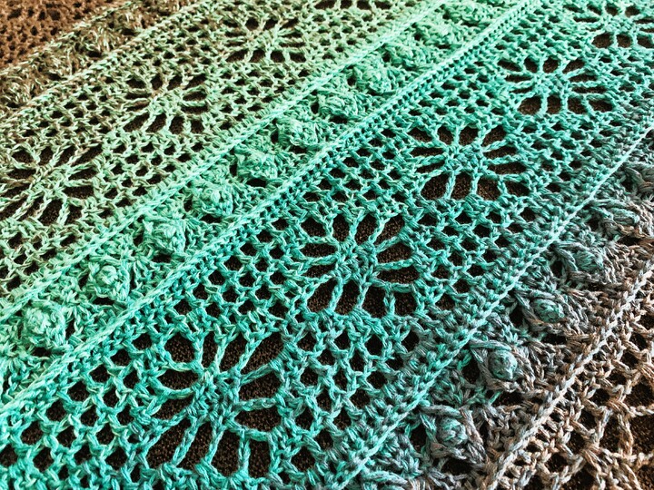 Crochet Pattern Triangular Scarf "Leukone"