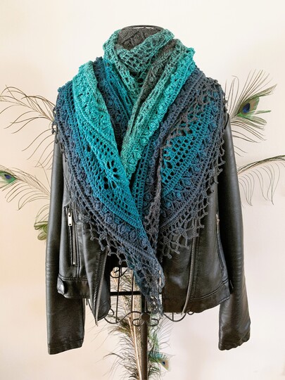 Crochet Pattern Triangular Scarf "Leukone"
