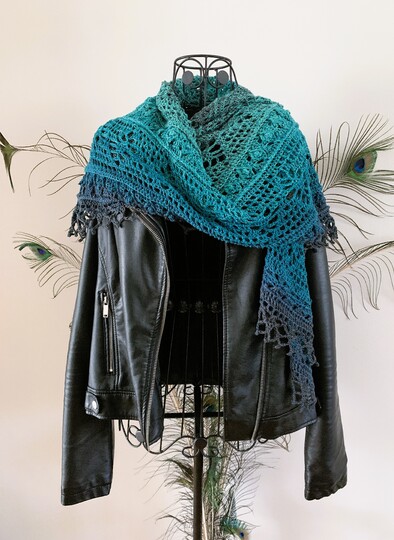 Crochet Pattern Triangular Scarf "Leukone"