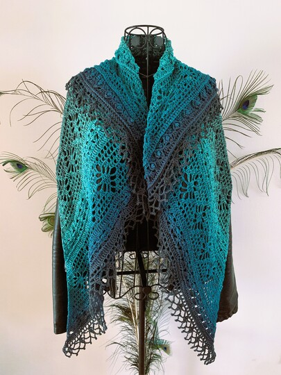 Crochet Pattern Triangular Scarf "Leukone"