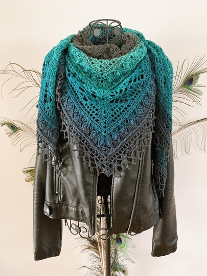 Crochet Pattern Triangular Scarf "Leukone"
