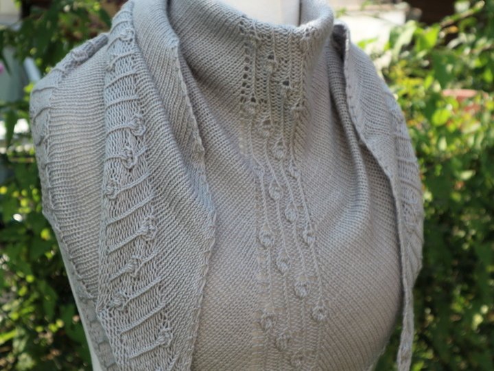 Strickanleitung Dreieckstuch mit Noppenmuster individuell anpassbar