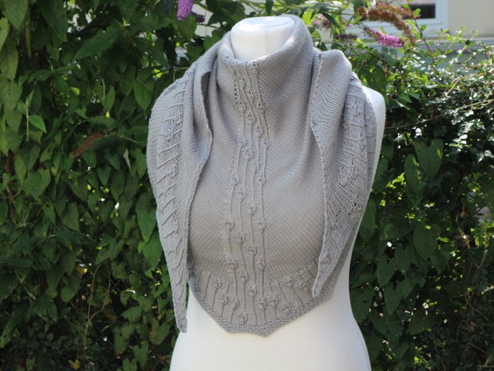 Strickanleitung Dreieckstuch mit Noppenmuster individuell anpassbar