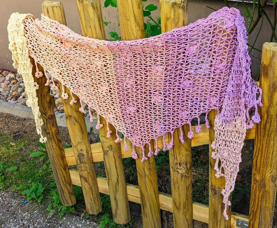 Tunis - sommerlich romantisches Dreieckstuch - flach oder asymmetrisch - Bild 4