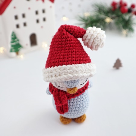 Christmas mini hats crochet pattern: elf, pudding, santa, Christmas tree