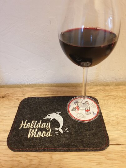 Stickdatei Holiday Mood Delfin - 2 Größen