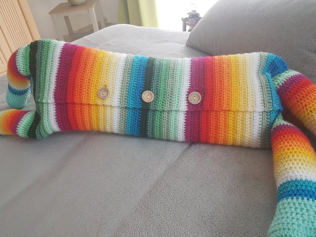 Häkelanleitung Kuschelkissen Regenbogenkatze
