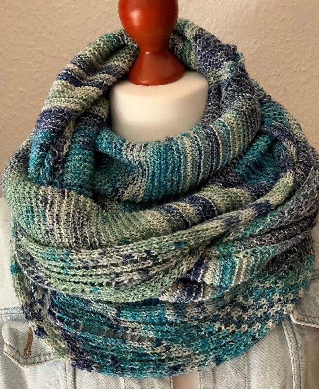 Aarionne - Kuscheltuch - Knitting