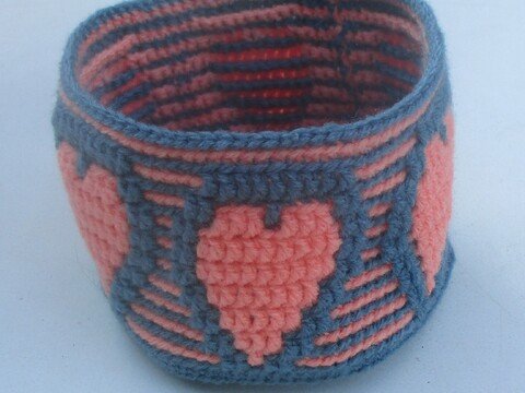 Utensilo mit Herzmuster, Mosaik Häkeln in Runden