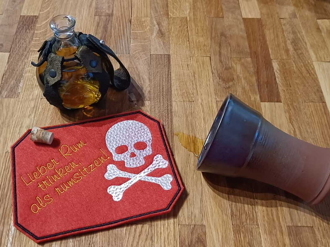 Stickdatei Totenkopf mit Muster - 3 Größen