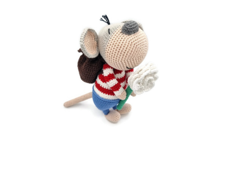 Häkelanleitung Maus Flapsi mit Rucksack und Blume