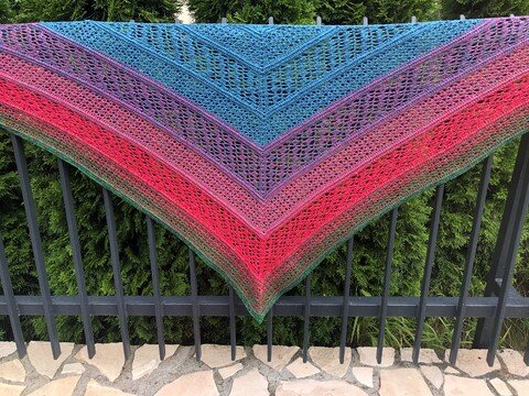 Mad Milano - Häkelanleitung luftiges Dreieckstuch