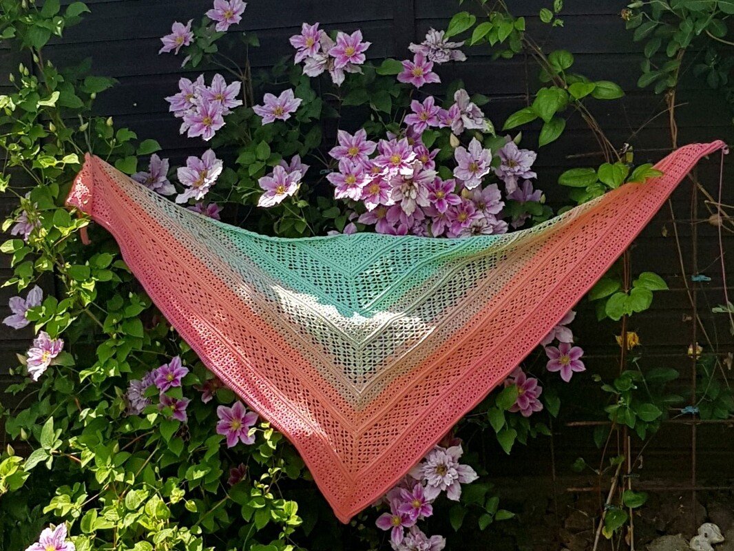 Mad Milano - Häkelanleitung luftiges Dreieckstuch - Bild 8