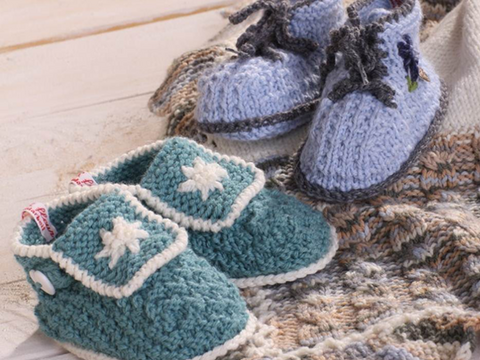 Babyschühchen 3 verschiedene plus Babydecke