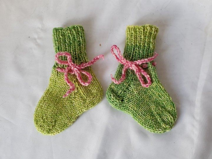 Strickanleitung Baby-Socken aus 6-fach-Sockenwolle,  ca. 8,5 cm  #302
