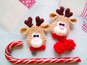 275 Crochet Pattern - Reindeer head Brouch, aplique, decor - Amigurumi PDF