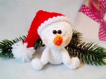 279 Crochet Pattern - Little Snowman with a hat - Amigurumi