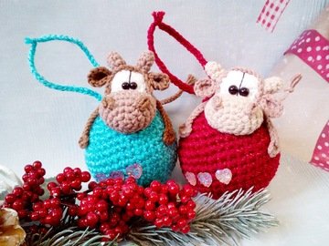 280 Crochet Pattern - Cow or Bull Ox on a bauble, christmas tree decoration