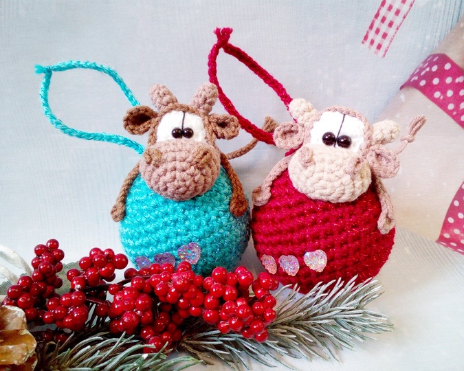 280 Crochet Pattern - Cow or Bull Ox on a bauble, christmas tree decoration