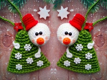 281 Crochet Pattern - Snowman on a Christmas Tree decor - Amigurumi