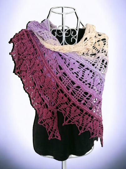 Triangular scarf „Ladina BE“ – crochet pattern