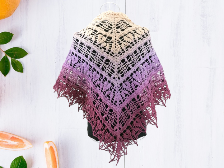Triangular scarf „Ladina BE“ – crochet pattern
