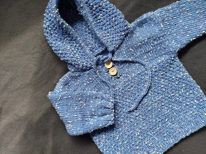 Strickanleitung Baby Kapuzenpulli mit Kordel Größe 80/86!