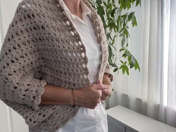 Shrug 'Toscana' crochet pattern cardigan | bridal cape