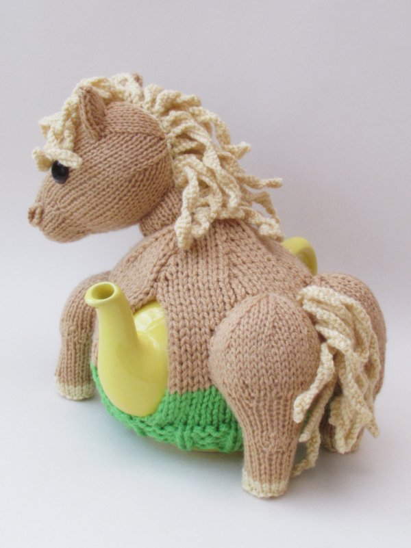 Shetland Pony Tea Cosy Knitting Pattern - Image 11