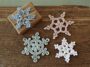 Economy Set Snowflakes "Lucy, Leni and Lilly" - Crochet Pattern