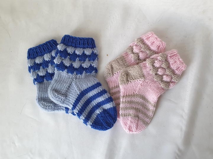 Strickanleitung Baby-Socken in 2 Größen, ca. 9 cm und ca. 11 cm