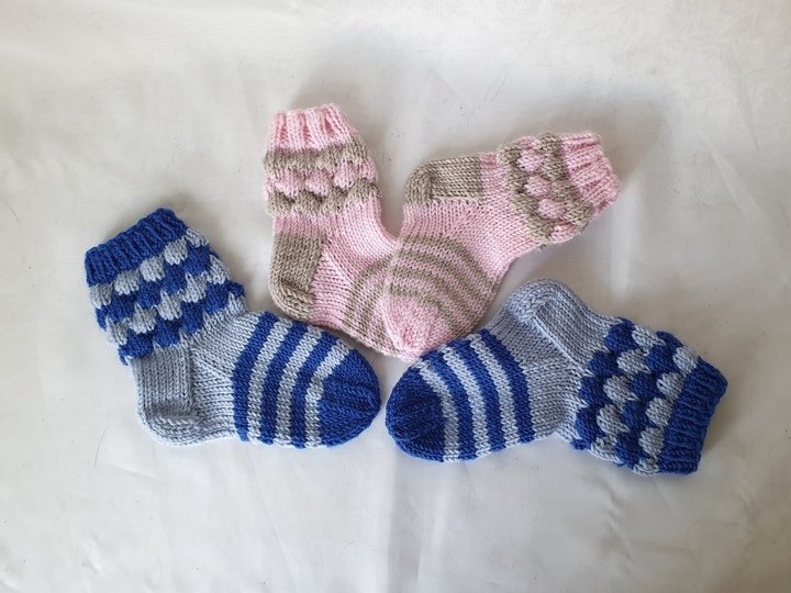 Strickanleitung Baby-Socken in 2 Größen, ca. 9 cm und ca. 11 cm  #306