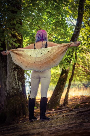 Häkelanleitung Halbrundtuch "Nami"