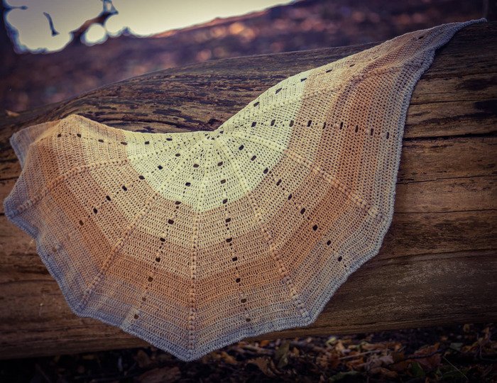 Häkelanleitung Halbrundtuch "Nami"