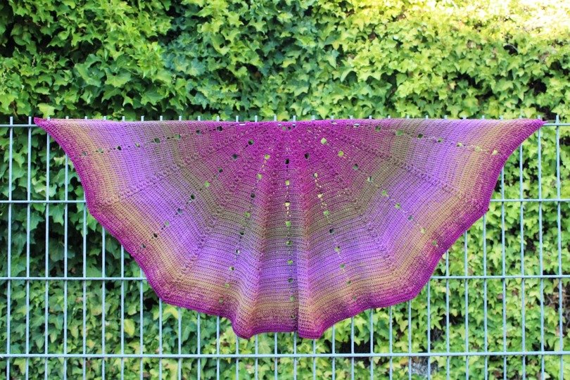 Häkelanleitung Halbrundtuch "Nami"