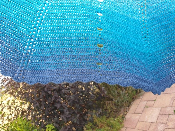 Häkelanleitung Halbrundtuch "Nami"