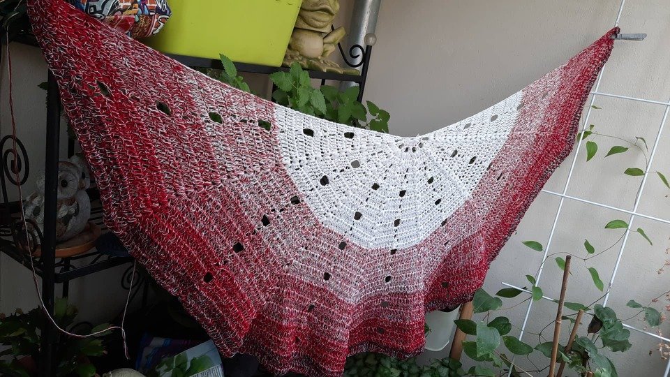 Häkelanleitung Halbrundtuch "Nami"