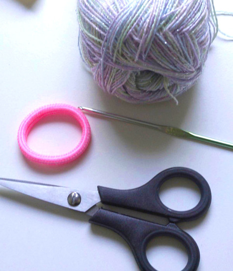Häkelanleitung: Scrunchie mit Band