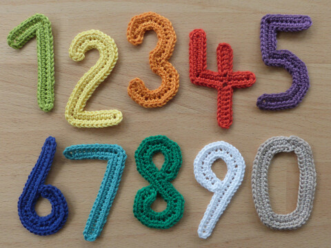 Crochet pattern numbers 0-9, applique