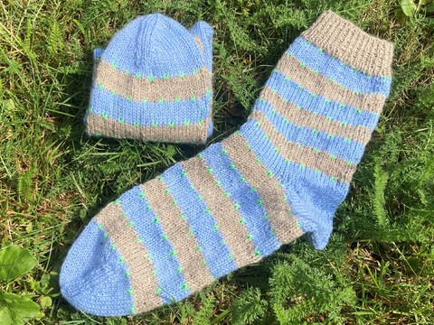 Socken im Streifenmuster