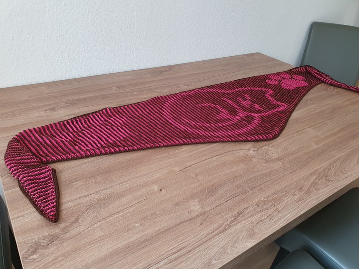 Cat, Shadow Knitting, Illusion Knitting, Flat Motif Shawl