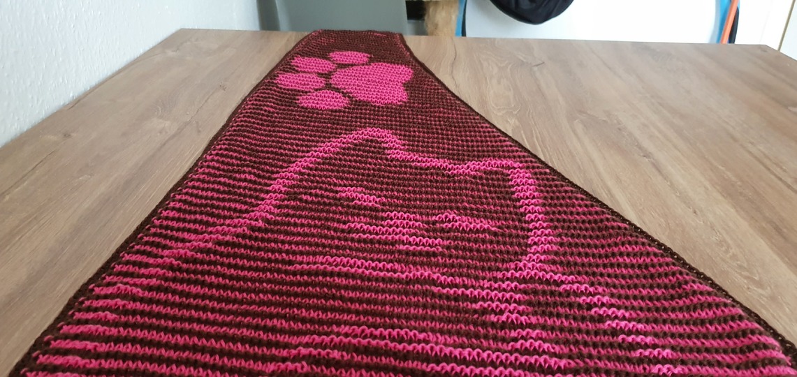 Cat, Shadow Knitting, Illusion Knitting, Flat Motif Shawl