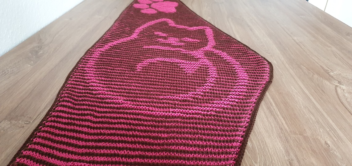 Cat, Shadow Knitting, Illusion Knitting, Flat Motif Shawl