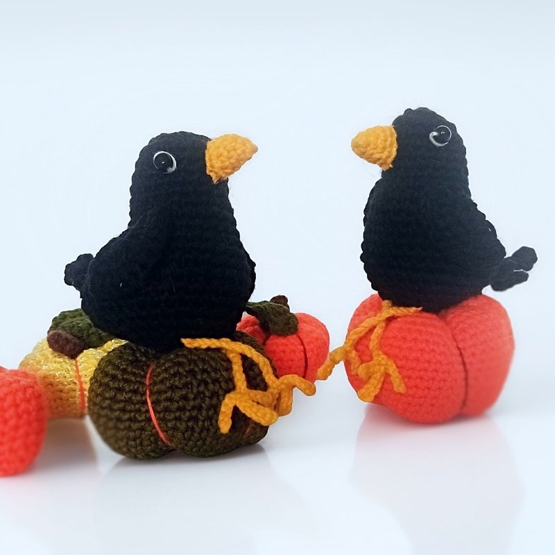 Funny Little Crow with Pumpkins – Halloween Crochet Pattern